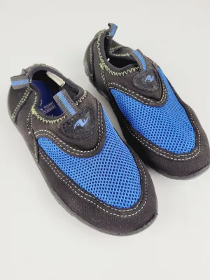 ATHLETIC WORKS BLUE WATER SHOES SIZE 9/10 PRE-LOVED