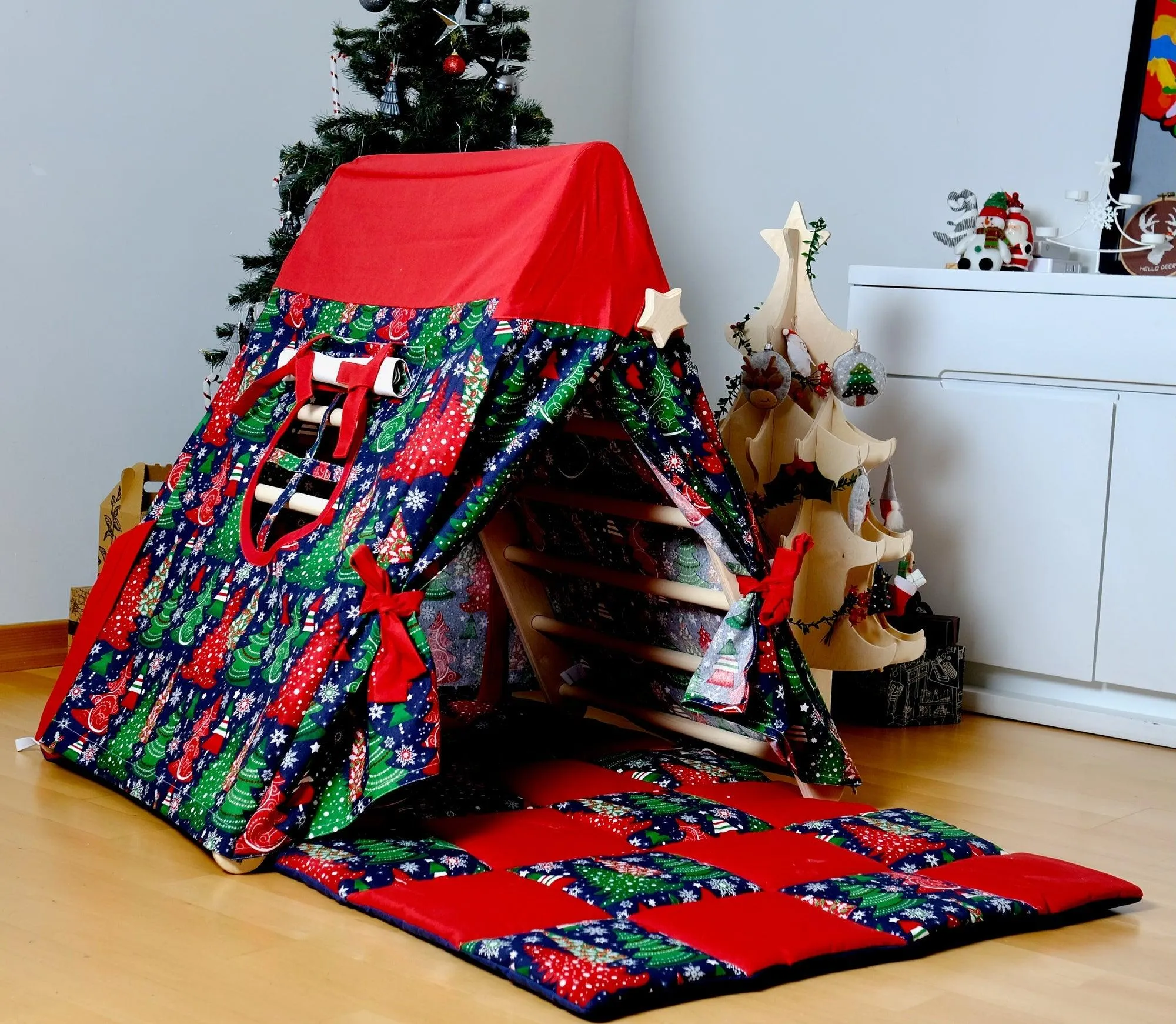 Climbing Triangle With Christmas Tent Cover, Mat, Ramp